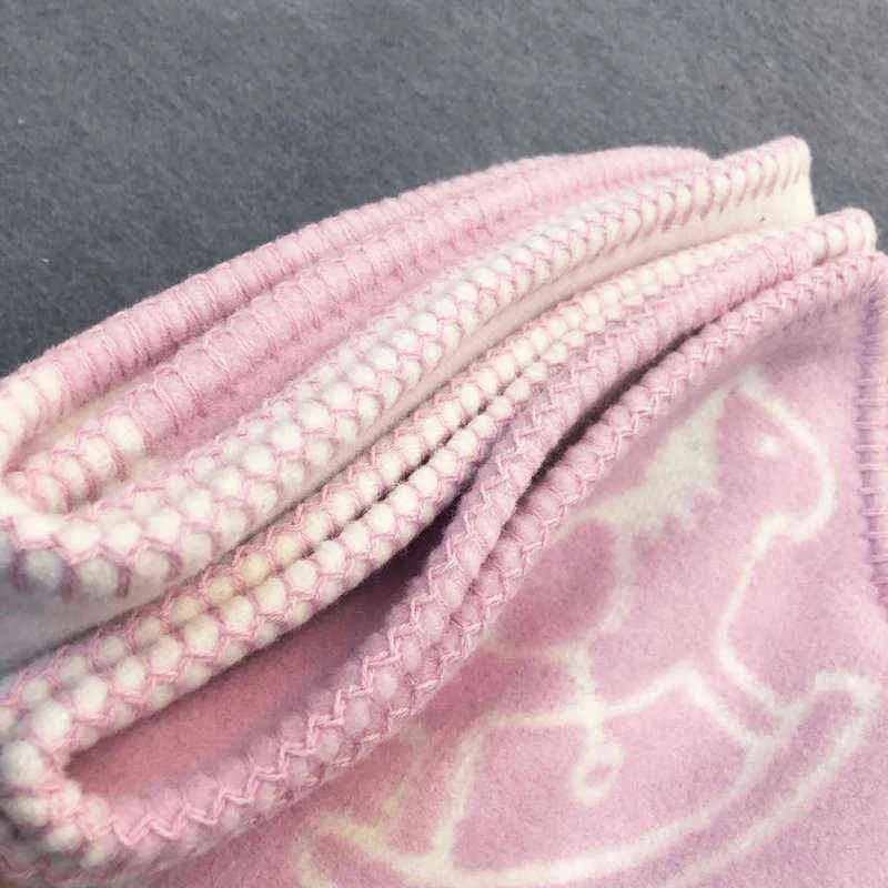 Luxury Cashmere Plaid Blanket Baby Wool Throw Blanket Cute Horse Pattern Pink Blue Khaki Yellow Kids Boy Girl Gift Blankets 220113317L