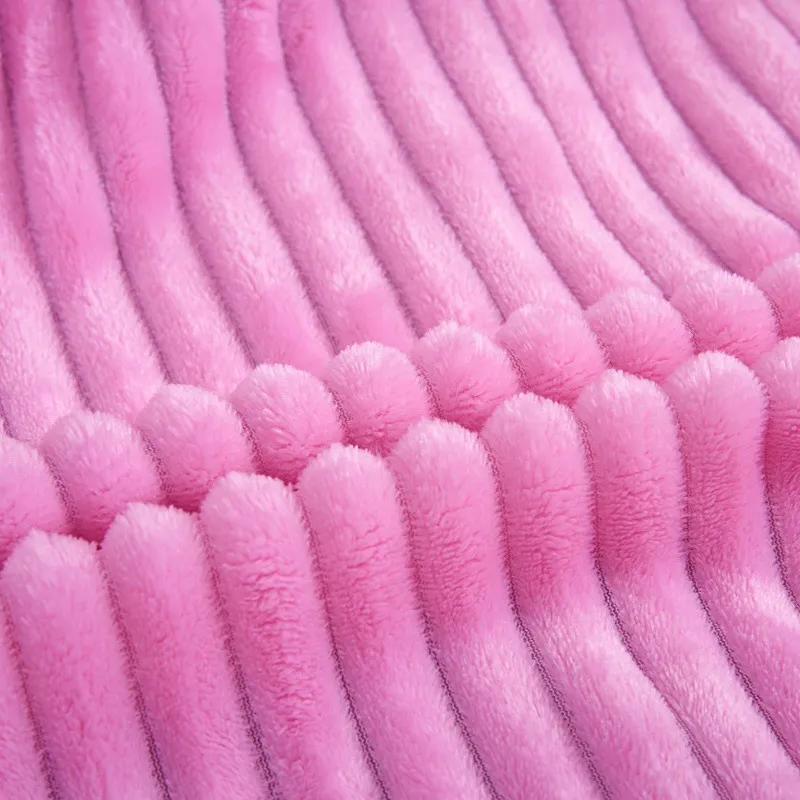 Nueva manta suave y cálida de lana de coral para cama Hoja de invierno Sofá Manta Blanco Portátil Coche Viaje Manta Dropshipping 210316