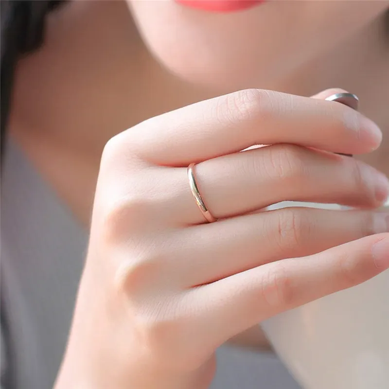 TIGRADE 2 mm cienki tytanowy pierścień kobiety Rose Goldblackblue Wypolerowane proste szczupły pierścienie dla mężczyzny żeńska anel w ślubie zespół zaręczynowy 2185910