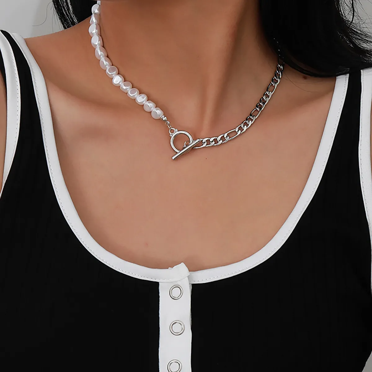 Bohemian Imitation Pearl Metal Chain Choker Halsband smycken för kvinnor cirkel stick knapputtalande hänge halsband258n