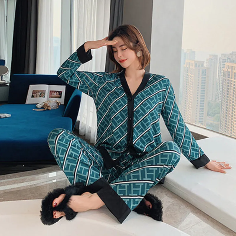 Fiklyc Женская пижама набор V-образной шеи дизайн роскошные поперечные буквы печати сонные одежды шелк, как домашняя одежда ночная одежда сатин Pajamas наборы 220309