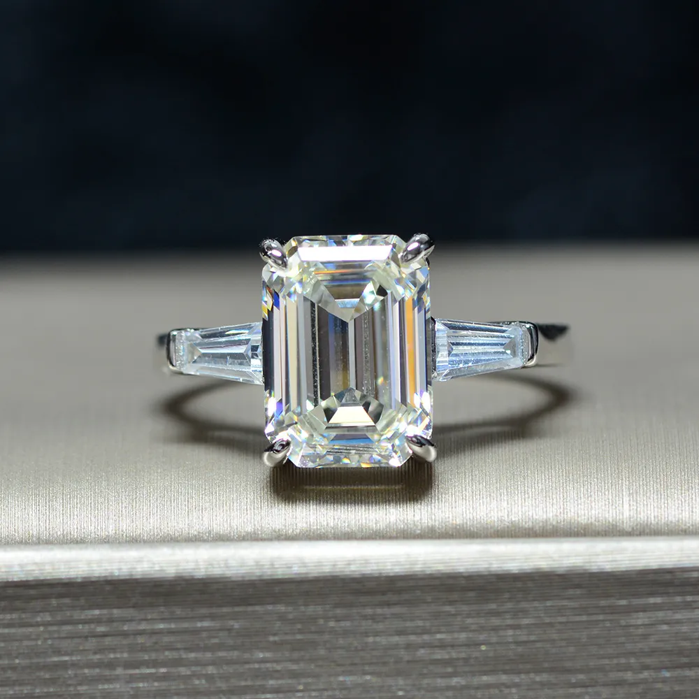 Wong Rain Anello in argento sterling 925 con taglio smeraldo creato con pietra preziosa Moissanite Anello di fidanzamento con diamanti Gioielleria raffinata Intero Q1215461545