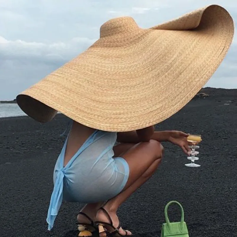 Большая шляпа солнца 80 см колоссальный размер топпер лето анти ультрафиолетовые лучи легкая пляжная шапка солнцезащитная складная соломинка негабаритная крышка Y200714