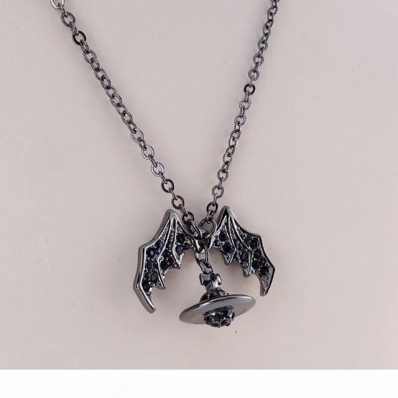 Drottning Mor Demon Evil Titanium Black Wings Diamond Saturn Necklace Super Cool Punk Bat212m