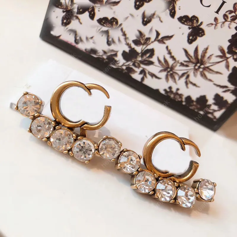 Pendientes de diseñador de moda para mujer Pendientes de botón Joyas de perlas Letras de oro Pendiente de aro Caja de diodos Pendientes de botón de boda Encanto Nuevo 22012203