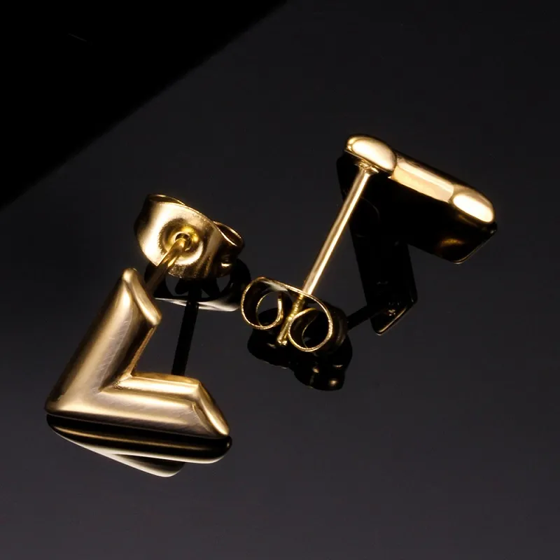 Hip Hop V Motif Boucles D'oreilles pour Femmes Hommes Exquis Stéréoscopique Vintage En Acier Inoxydable Lettre Boucle D'oreille Piercing Punk Bijoux De Noël