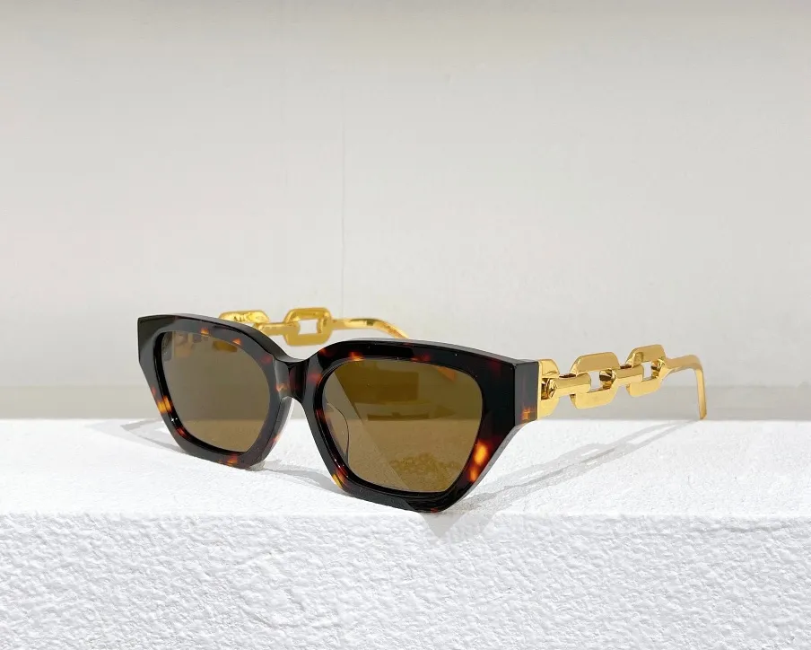 Goldschwarze Cat-Eye-Sonnenbrille mit dunkelgrauen Gläsern 1474 Damenmode-Sonnenbrille UV-Brille mit Box275Z