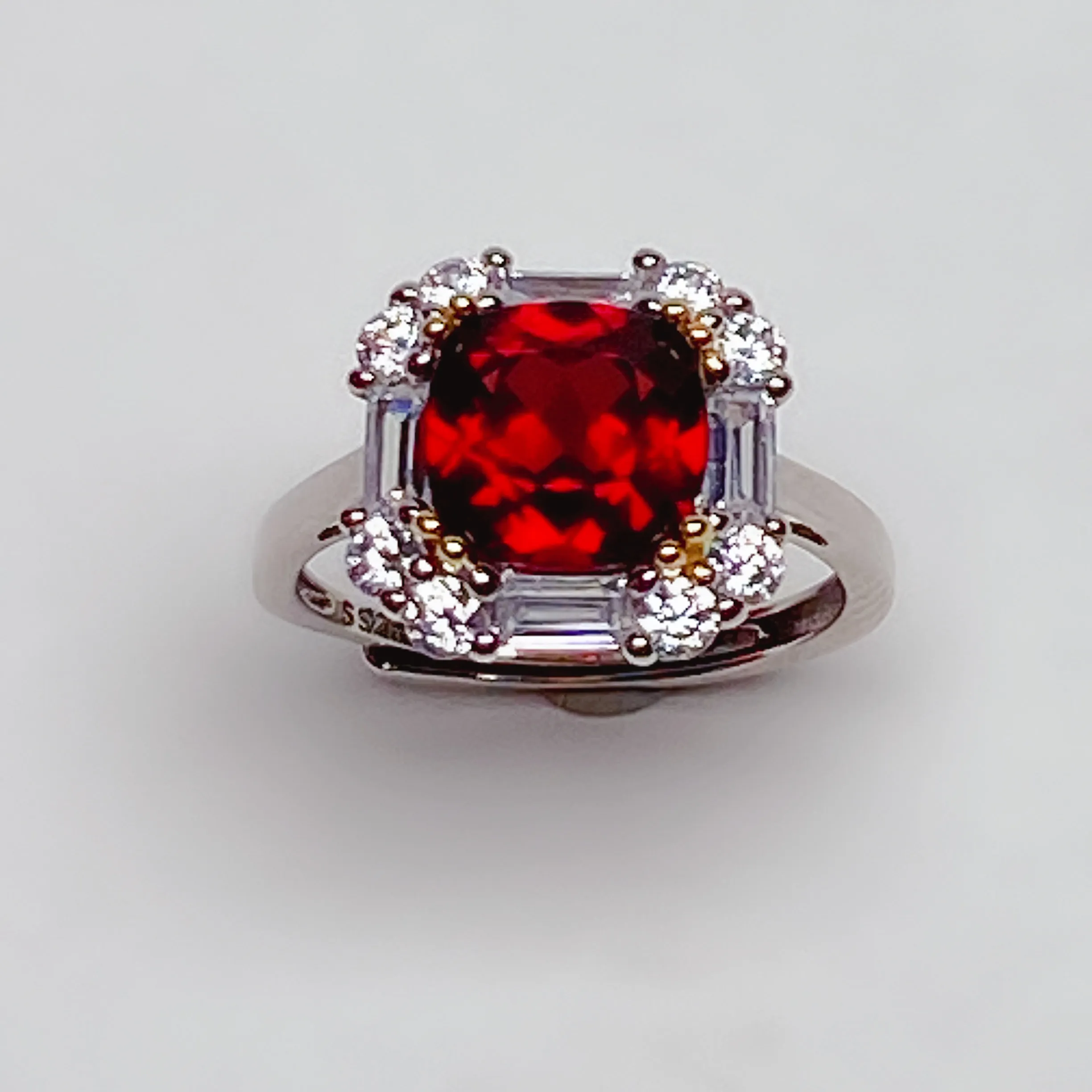 Xinyipeng Real Natural GARNET Кольцо стерлингового серебра 925 Белое позолоченное покрытие для женщин J0112