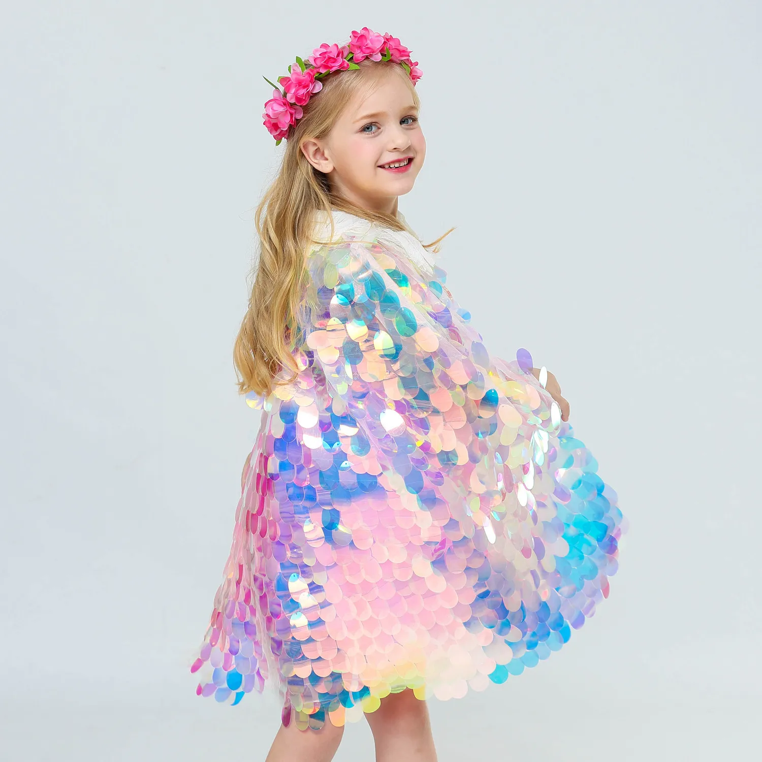 Fashion Girls Sequin Capes Cloak Rainbow Fish Scale Cape for Children Christmas Halloween Cosplay Little Memaid Princess Costume LJ201130