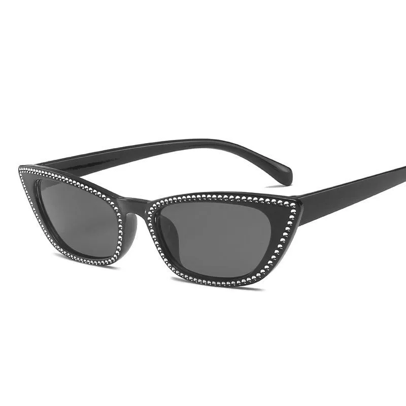 Solglasögon El Malus Fashion Ins Cat Eye Frame Sun Glasses Women Imitation Diamond Crystal Sexy Ladies UV400 Lenses Eyewear1344J