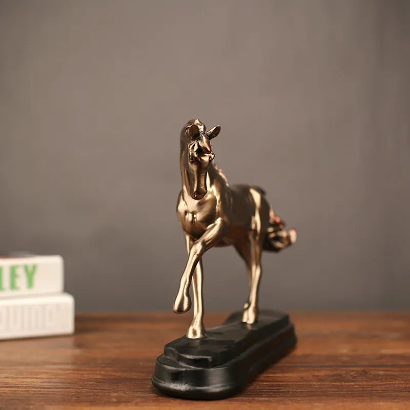 Home Decor Resin Copper Horse Ornamenten Kunstmatige Wijnkast Ambachten Home Decor Accessoires Geschenken Imitatie Dierlijk beeldje LJ200904