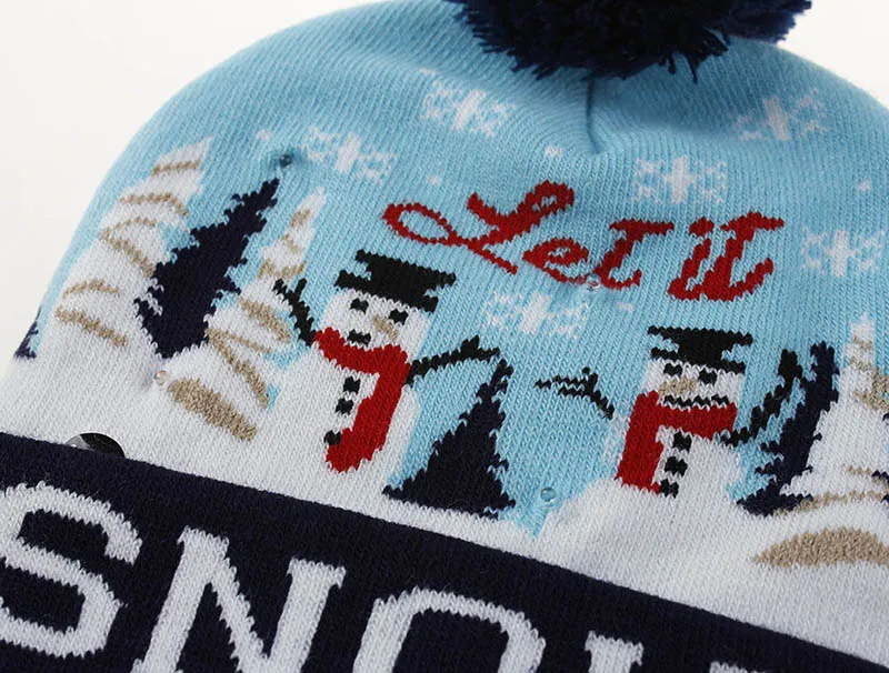 Nouveauté LED Christmas tricoted Mode Fashion Noël LighpUp Bamans HATS OUTDOOOR LUMIÈRE POMPON BALL CAPE SKI W912192388034