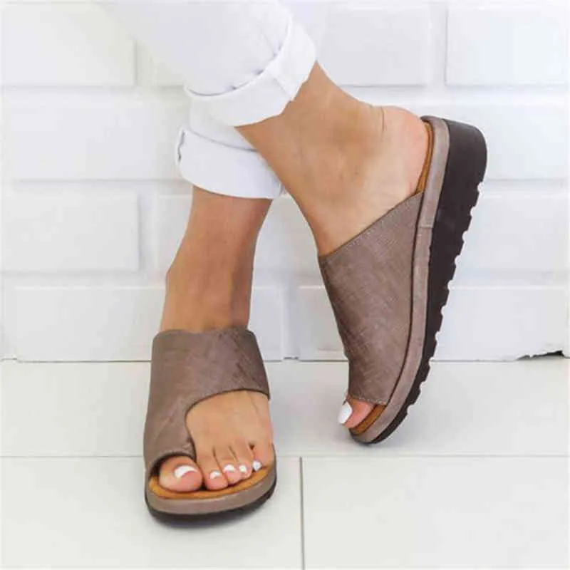 Nouveau femmes pantoufles semelle plate décontracté doux gros orteil pied sandale femmes chaussures confortable plate-forme orthopédique Bunion correcteur Y220211