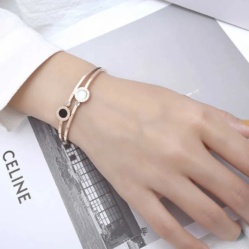 Bracelet de coquille de couleur or rose en acier inoxydable, amoureux de cristal, bracelet de caractère romain, bracelet de manchette, bijoux de mariage Q0717