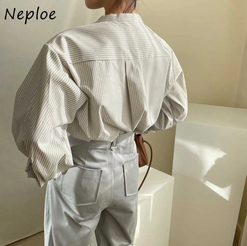 NEPLOE Stand Collar Lantern Lantern Long Sleeve Pullover Blouse Femmes Button Design Blusas Blusas Spring Shirt Feminino 210719