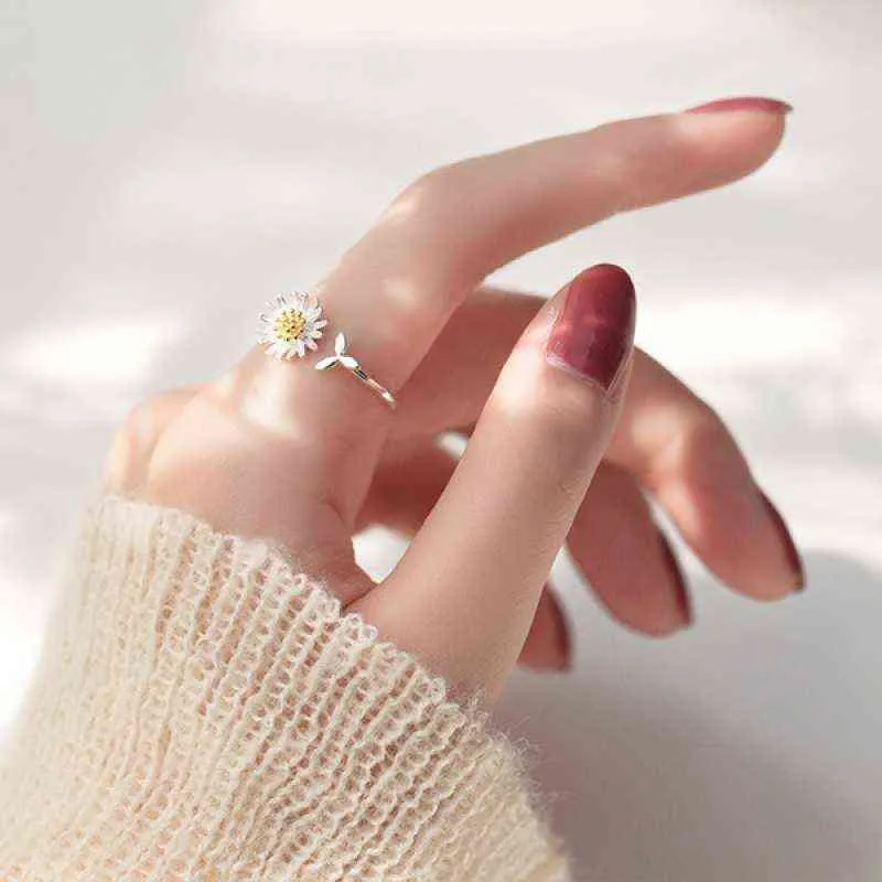 Fashion Cute Yellow Daisy Ring Female Small Leaf Opening Ring Romantic Girlfriend Ring Birthday Party Anniversary Gift G1125