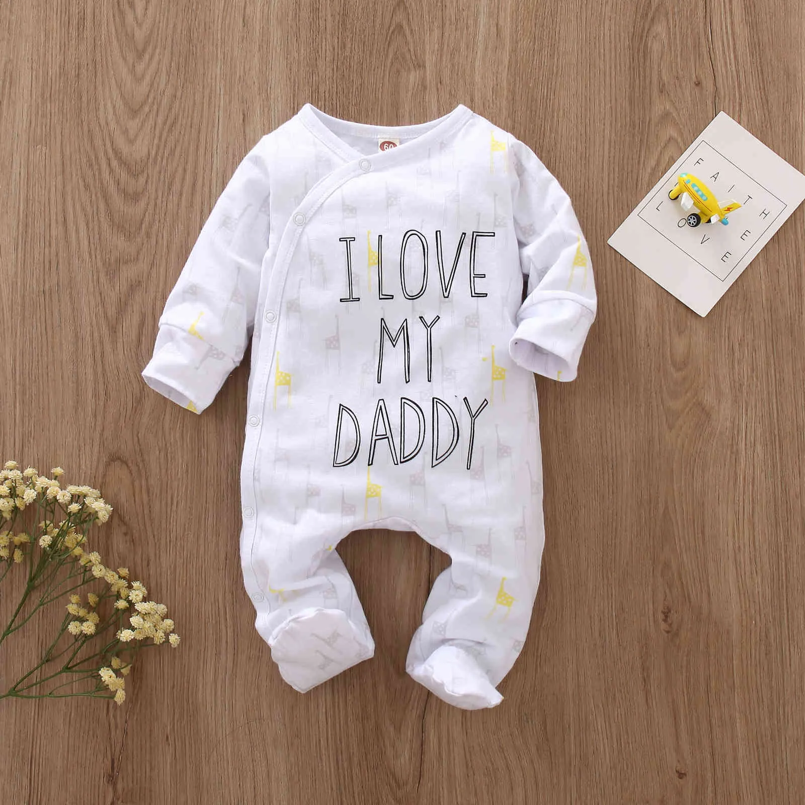 Född Baby Boy Girl Romper Långärmad Bomull Brev Jag älskar Daddy Mummy Animal Print Jumpsuit Spädbarn Pajama Outfits 210722