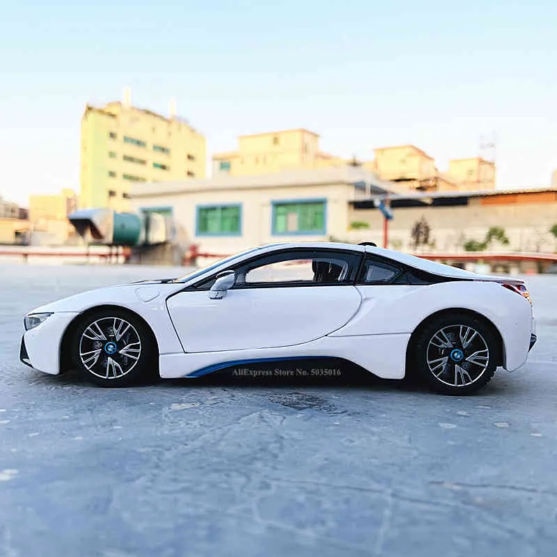 Rastar 124 BMW i8 Concept Car Supercar Simulazione statica Simulazione Diecast Model Carichi di auto Modelli Regali Gift Modelli CAR203S9662085