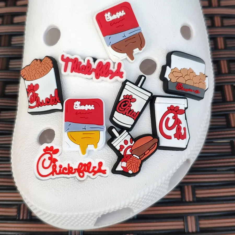 Charms Wholwsale Fast Food Chick Fil A Croc para decoração de fivela de sapato presente de festa