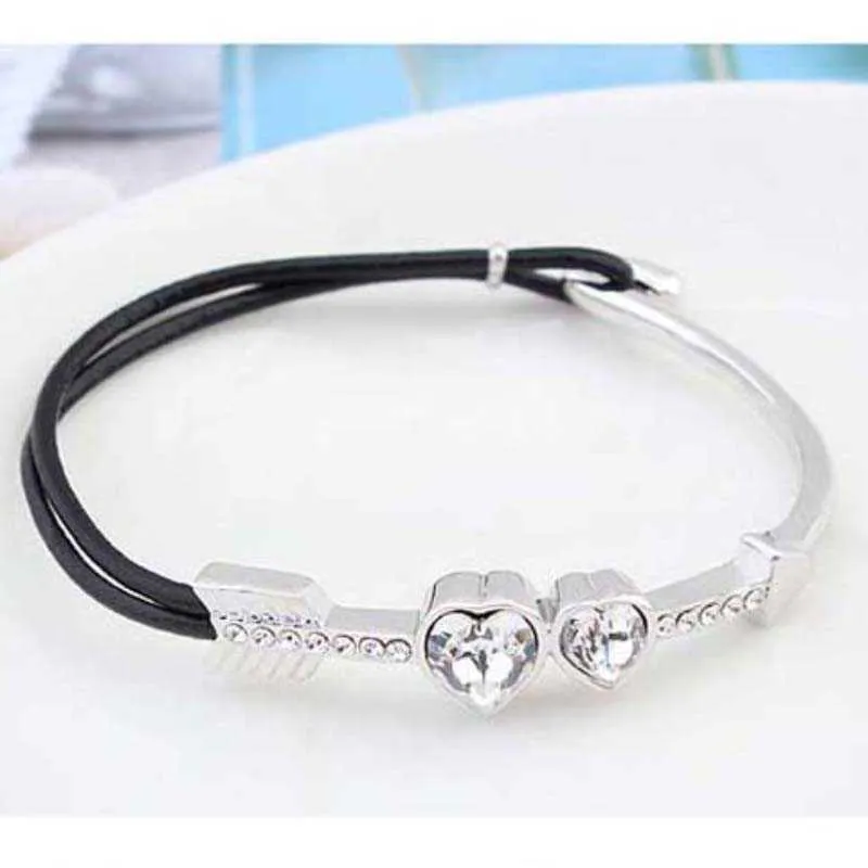 11.11 Nouveaux bracelets de manchette pour femme pour fille Fête de mariage Mode Coeur Design Bracelet Bracelet Fabriqué avec Autriche Cristal Meilleur cadeau Q0717