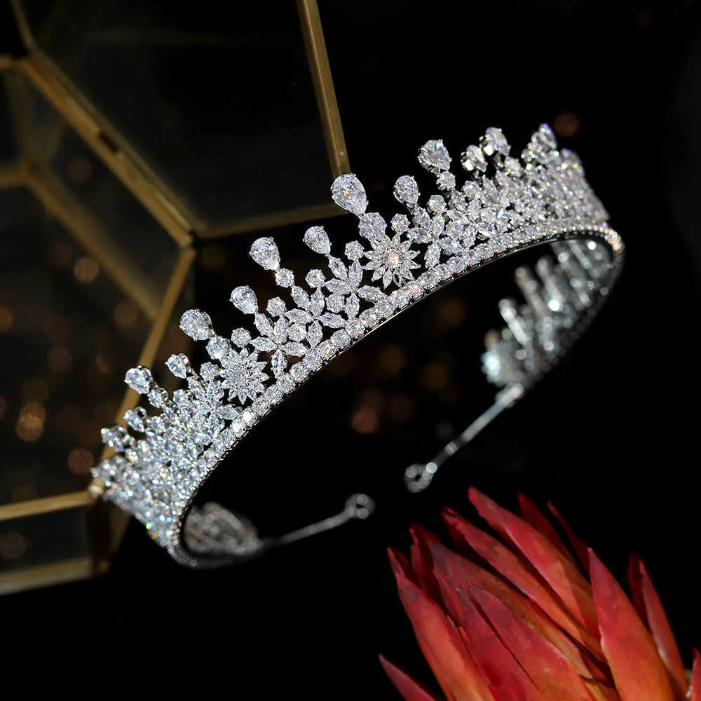 Nouvelle Zirconia Princesse Couronne Accessoires de cheveux Zircon Crystal Royal Queen Parade Party Wielry Bridal A01082 X0625