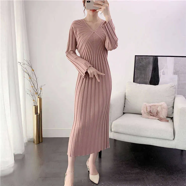 Femme Robe Fall V-Neck Long Flare Sleeve Straight Dressess for Womens Winter Striped Black Loose Knitted Dress Robes Pour Femmes 210604