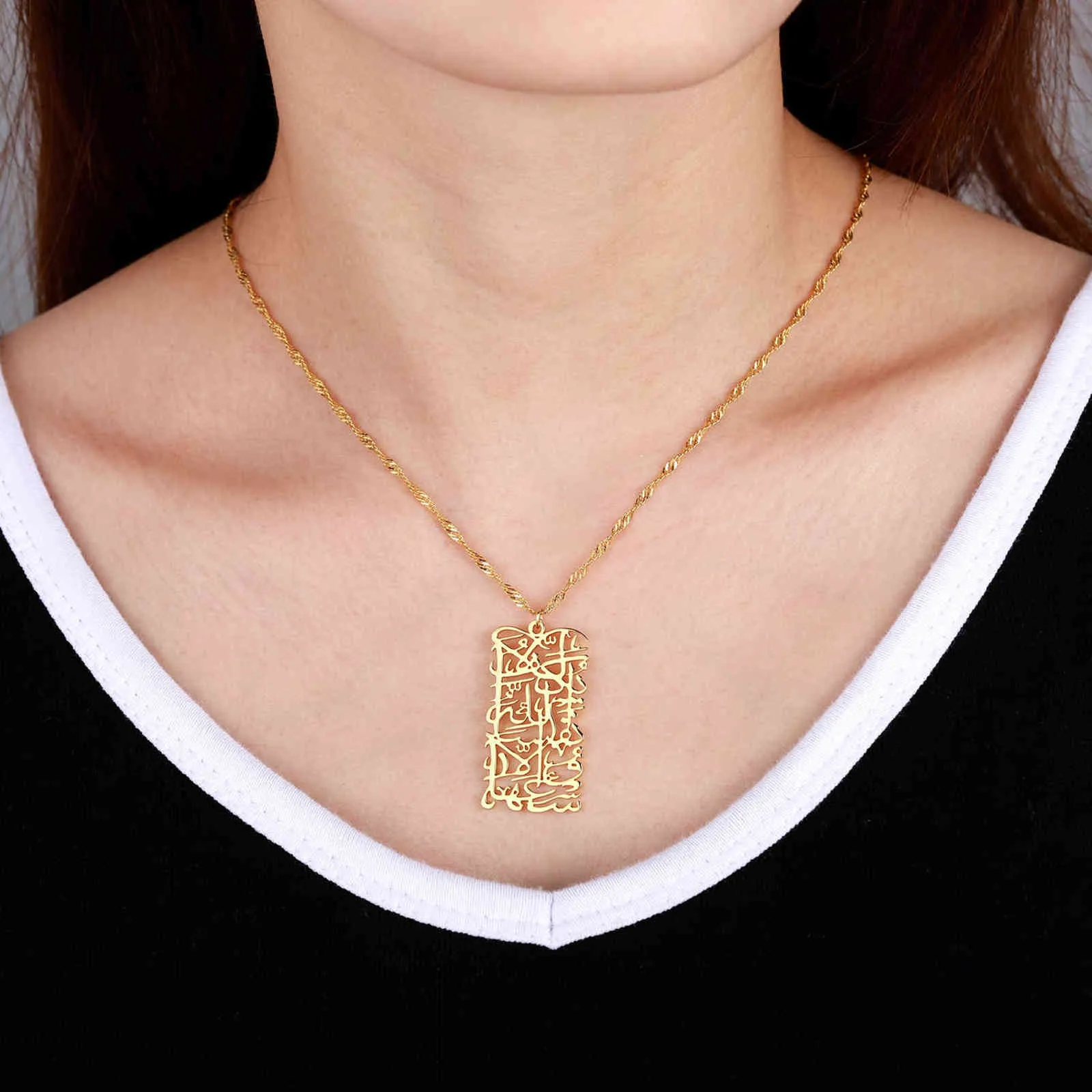 Caligrafia em árabe para mulheres Jóias de jóias Colares personalizados de colares de aço inoxidável Gold Islâmico Presente pendente 21111014291147865026