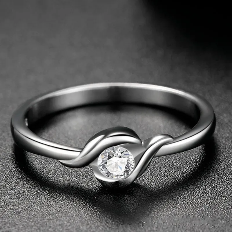 2021 nouveau S925 argent Moissan bague en diamant rond sens de la mode lumière proposition de luxe bijoux en diamant pour cadeau souvenir petite amie