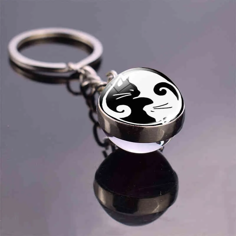 Black and White Yinyang Taichi Symbols Key Chain Jewelry Yin Yang Life Tree Glass Ball Pendant Keychains Gifts for Women