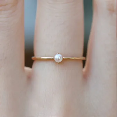 Ring voor vrouwen delicate mini parel dunne ringen minimalistische basisstijl licht geel goud kleur mode sieraden KBR010