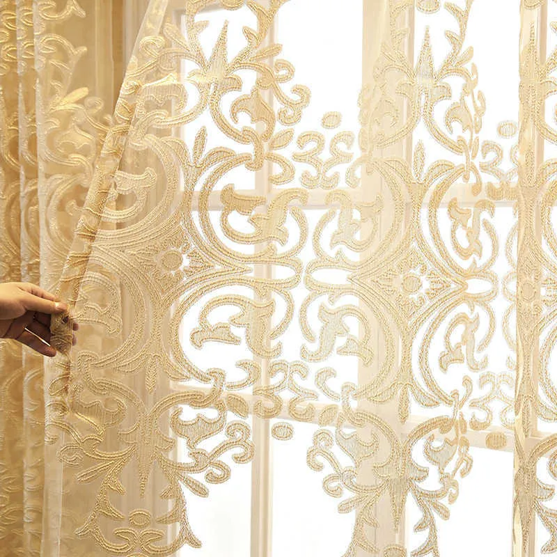 Cortina de tul bordada de lujo para sala de estar ahueca hacia fuera la tela translúcida floral dorada cortina de tratamiento de ventana francesa zh431C 210712