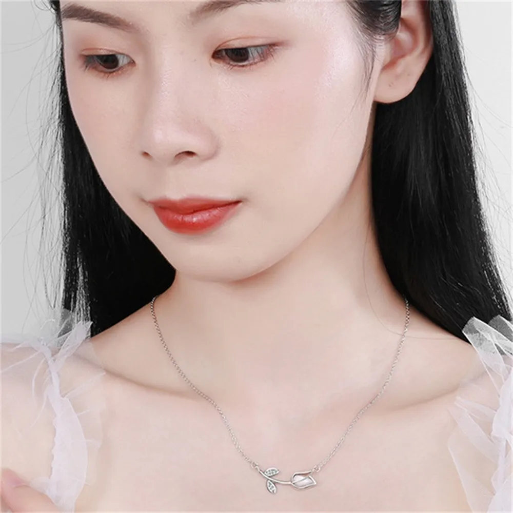 Neue Frau Modeschmuck Hohe Qualität Retro Rose Anhänger Halskette Edelstahl Opal Koreanisch Geschenk Zubehör Anti Allergie 515