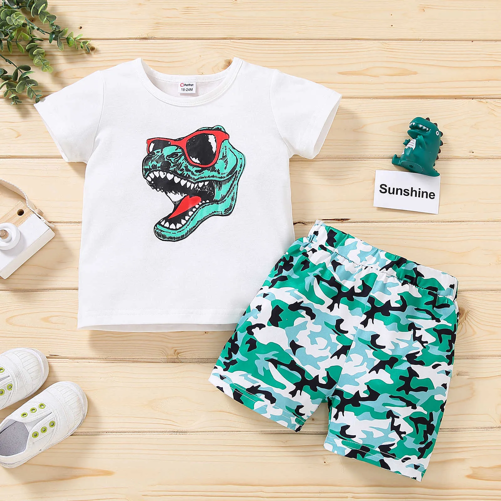 Conjunto de camiseta y shorts de dinosaurio para bebés y niños pequeños 210528