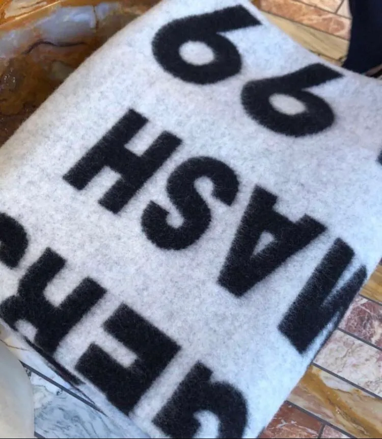 Carta de designer Cashmere Blanket Crochet Soft Shawl Shawl Portable Harm xadrez Sofá Viagem de lã de malha de maconha Cobertoras 2 colo198j