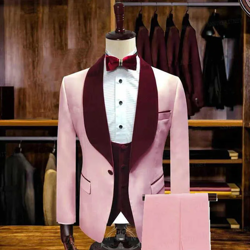 Fatos de ajuste magro dos homens cor-de-rosa com Borgonha veludo lapela 3 partes noivo formal do casamento smoking para jantar Prom masculino moda blazer X0909