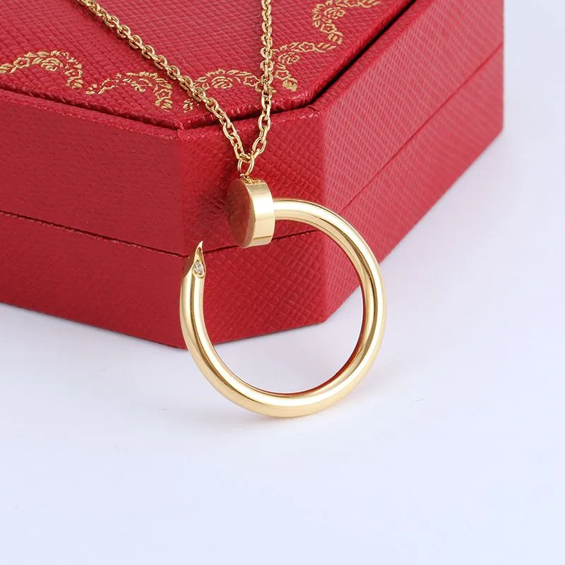 Stainless steel Fashion classic nail Pendant Necklaces C-shaped men and women couples party diamond jewelry to send lover does not310s