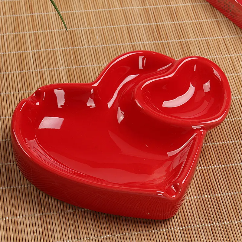 Personality Double Heart Shaped Ceramic Ashtray Multifunction Practical Lovely Cigarette Accessories Home Theme Decoration Craf C2842329