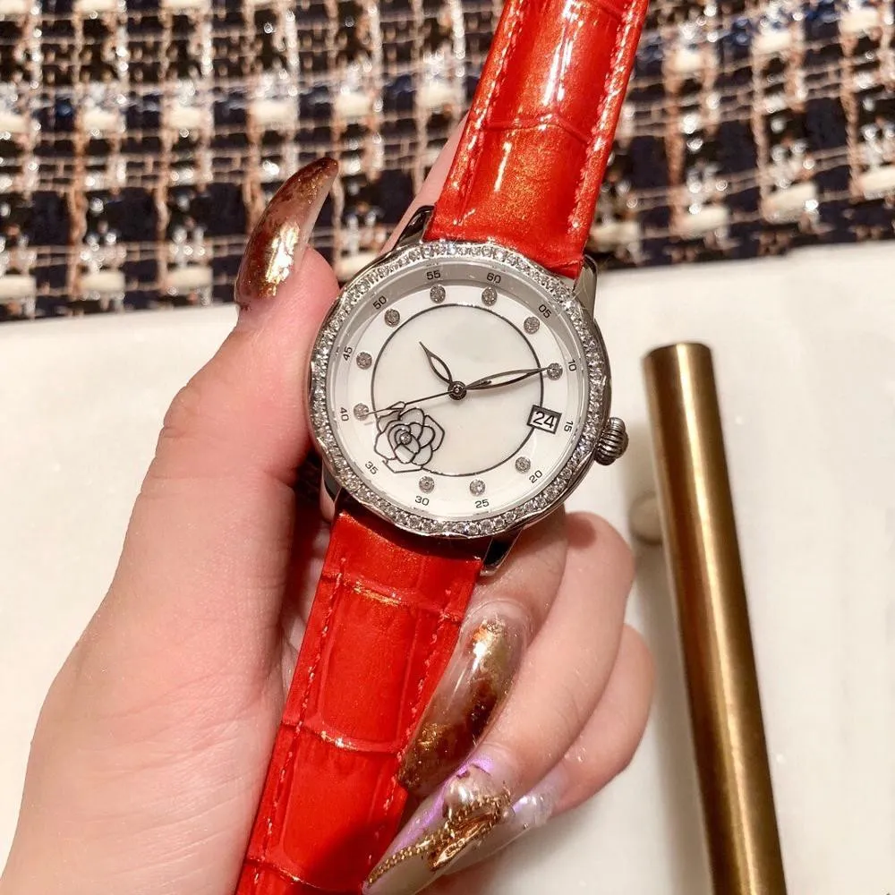 Случайный женский сапфир геометрические цветы часы автоматические механические часы женские кожаные ремешка мать жемчужной часы 35 мм