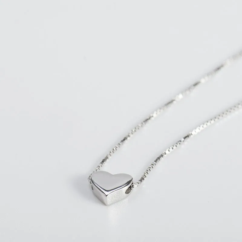 Mode minimalistisk slät hjärtformad hängande halsband Silverfärg Söt charm halsband för kvinnor s-n591
