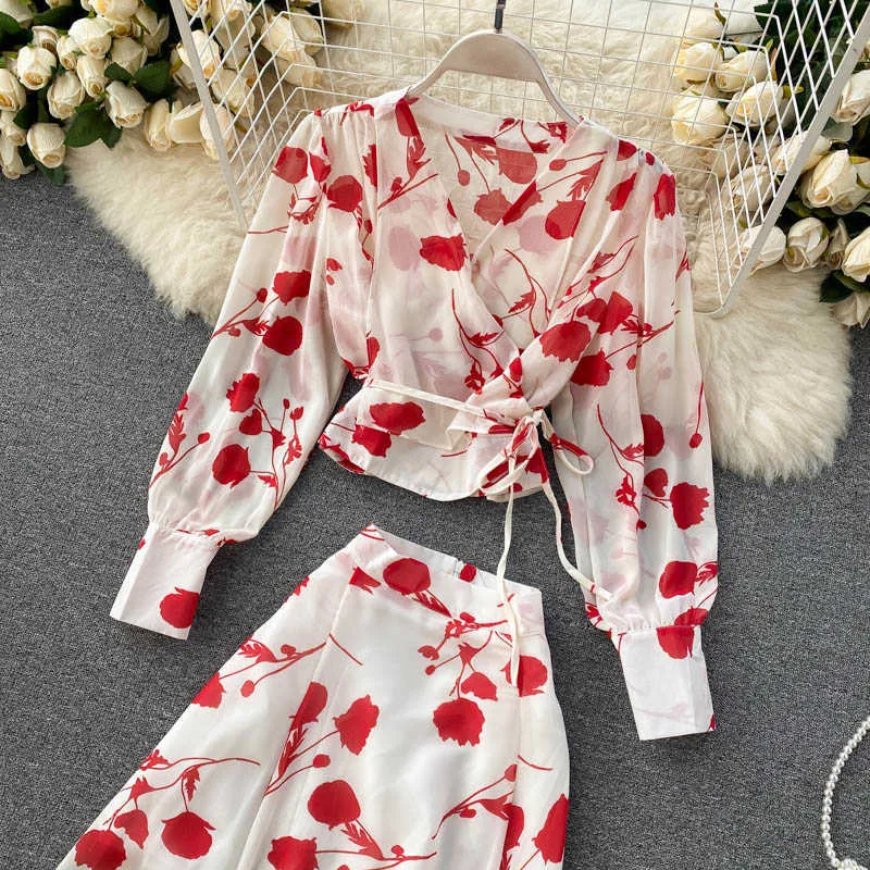 Beach Style Korean Lace Up V Neck Puff Long Sleeve Chiffon Blouse Short Slim Ruffles Floral Split Skirts Fashion Sets 210610
