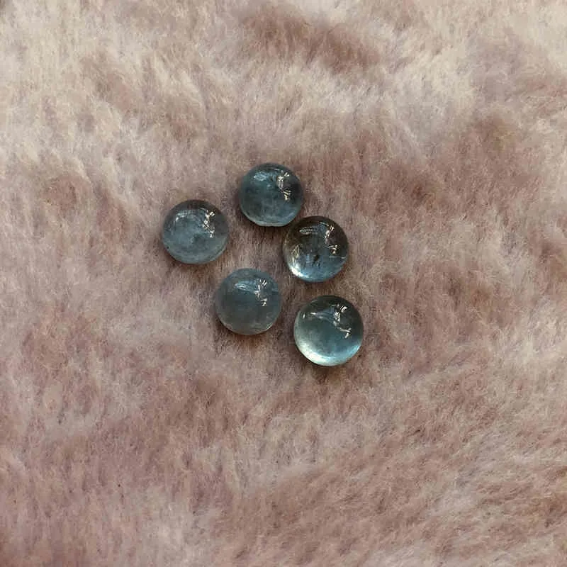 Ganze 2 Stück A-Qualität Aquamarin-Cabochon, 8 mm Edelstein, lose Perlen, runder Cabochon, Edelstein-Ring-Gesicht für Schmuck-DIY