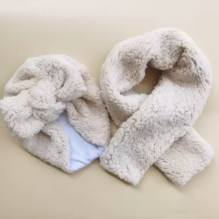 冬の子供のヘッドバンド蝶の帽子スカーフセット赤ちゃんテディベルベット暖かいインドキャップスカーフ