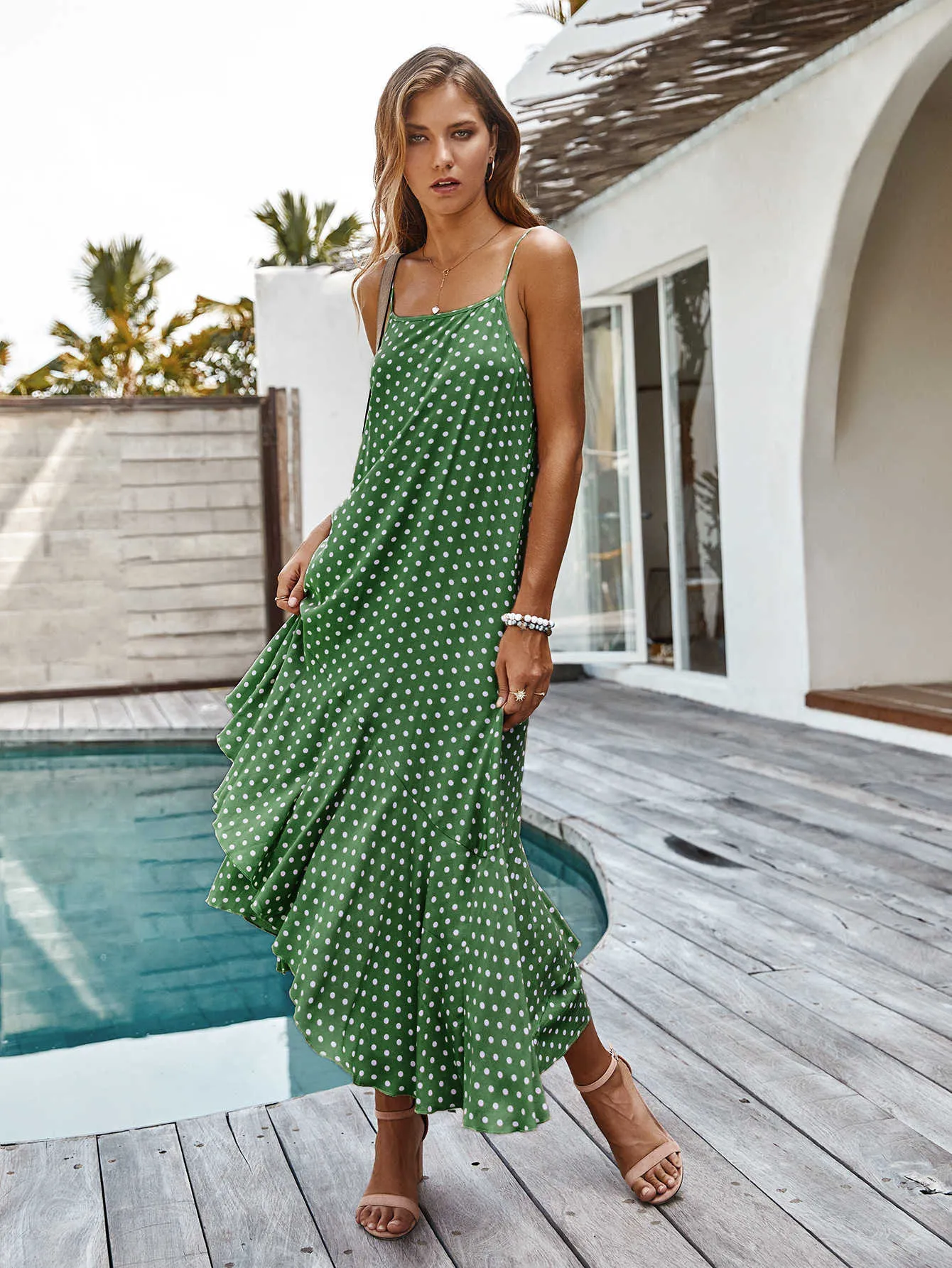 Polka dot maxi klänningar kvinnor sexig sling ärmlös sommar casual lady ruffles oregelbunden ben boho beach vestidos 210526