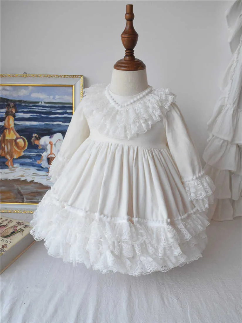 Baby Girl Autunno Inverno Manica lunga Velluto bianco Pizzo Lolita Vintage Spagnolo Inghilterra Abito da principessa turca Abito compleanno Q0716