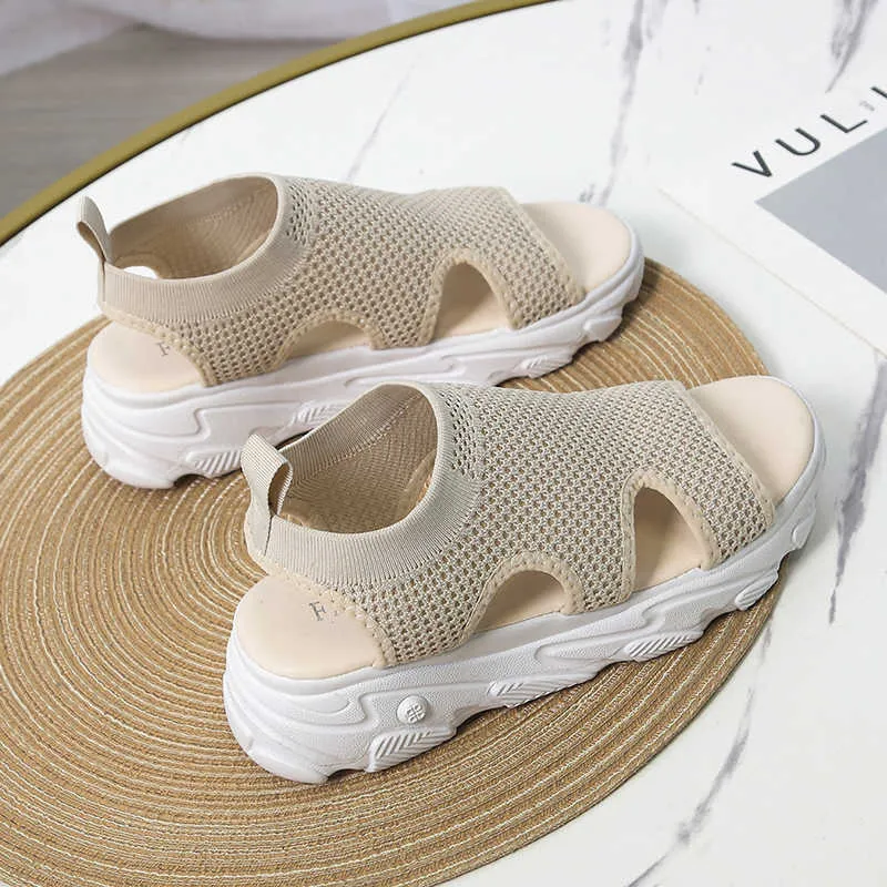 Sandálias Senhoras Verão Nova Moda Senhoras Sandálias 2021 Cor Sólida Moda Versátil e Confortável Sapatos de Plataforma Aberto Aberto Y0721