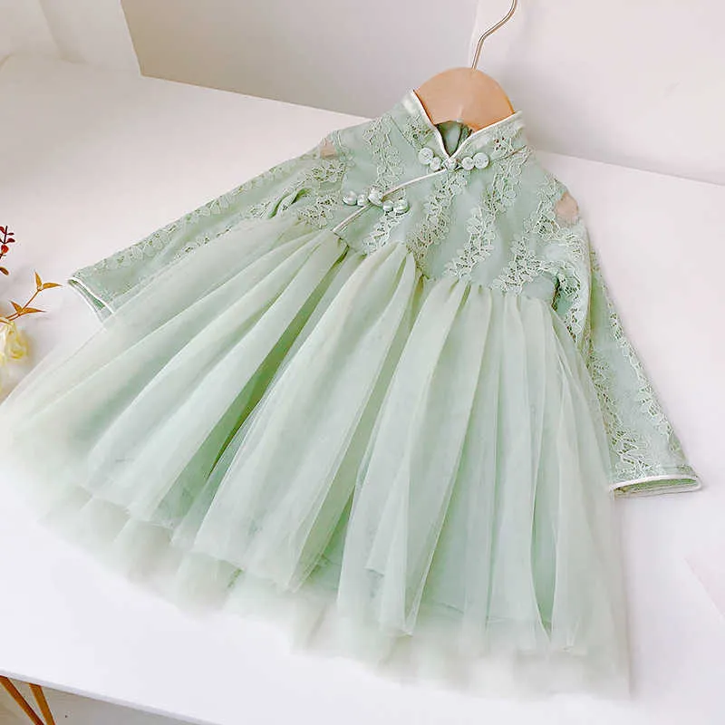 Filles Boutique Robe en dentelle Sage Vert Chinois Élégant Princesse Solide Casual Creux Out Costume pour la fête 210529