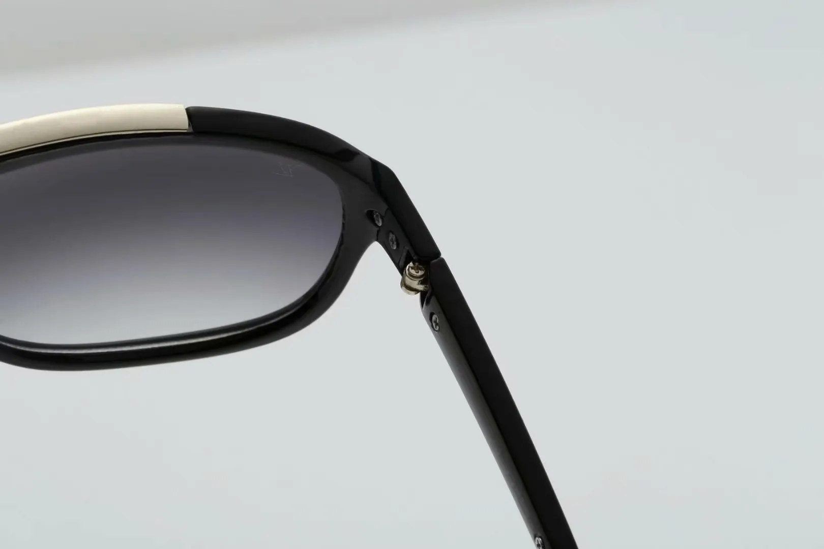 1 pçs moda redonda óculos de sol óculos designer marca preto metal quadro escuro 50mm lentes de vidro para mulheres dos homens melhor b200o