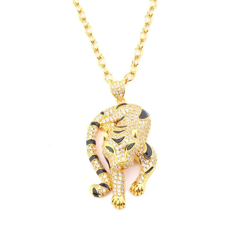 Pendant Necklaces Classic Hip Hop Fashion Creeping Tiger Cubic Zirconia Stone Animal Necklace For Men Or Women Designer Copper Jew297s