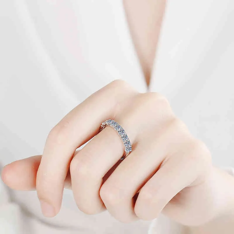 Anziw Moda 925 Sterling Silver Moissanite Diamond 0.6ct / 1.0ct Meio anel de noivado de casamento da eternidade para mulheres presente de jóias
