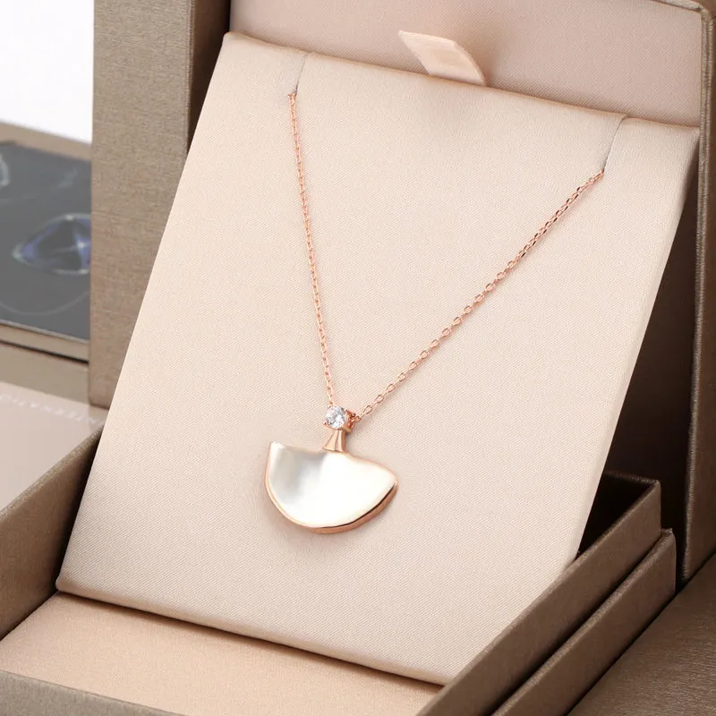 Women Pendant Necklaces Classic Three Styles Womens Fashion Jewelry with Box268d